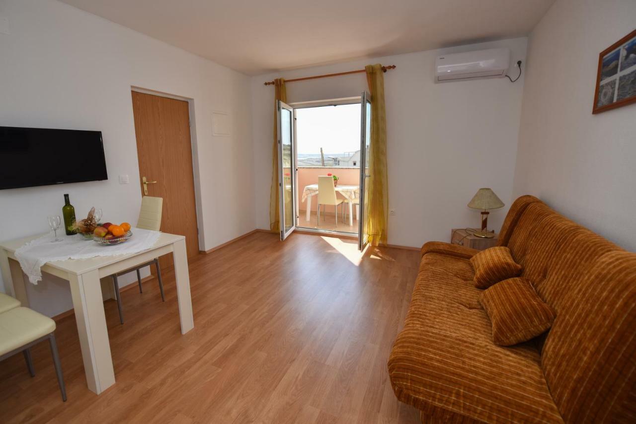 Apartments Zakarija Novalja Exterior photo